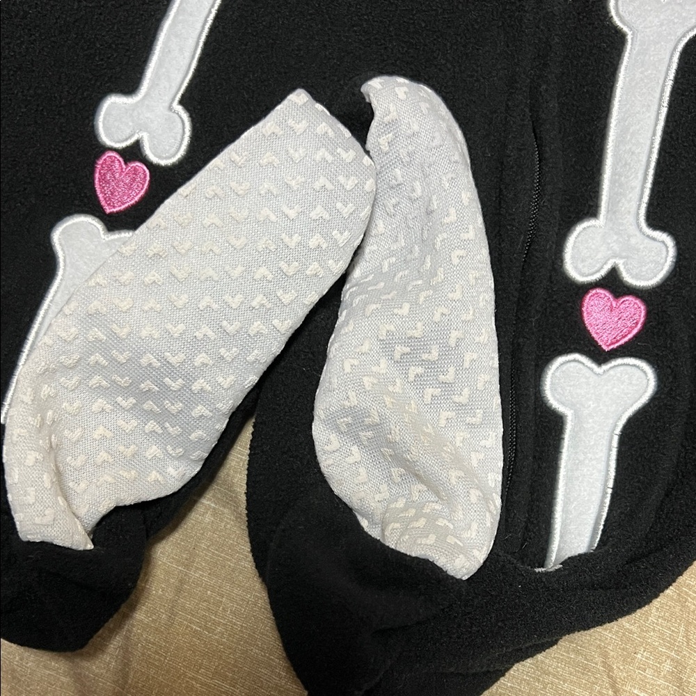 NWOT Black Skeleton Kids Footie Pajamas with Pink Accents 12M - Picture 5 of 8